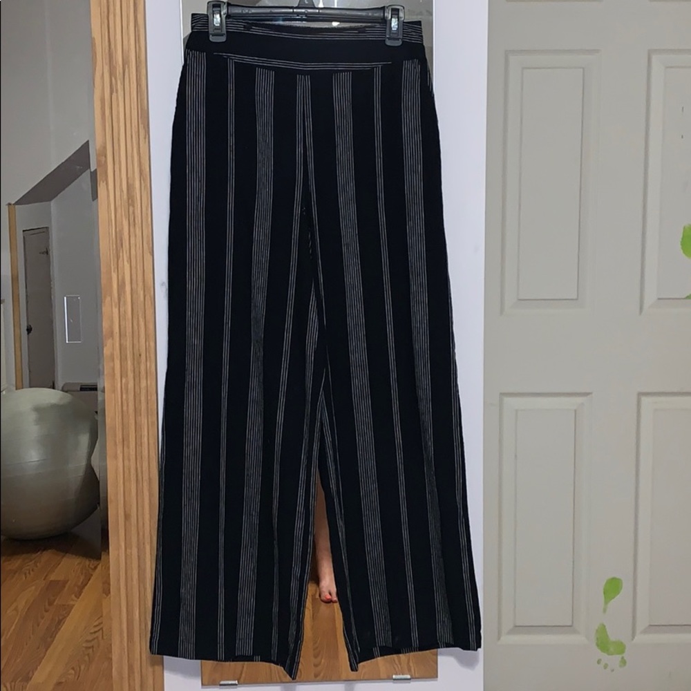 Target pants brand ( a•n•d eawy) size small